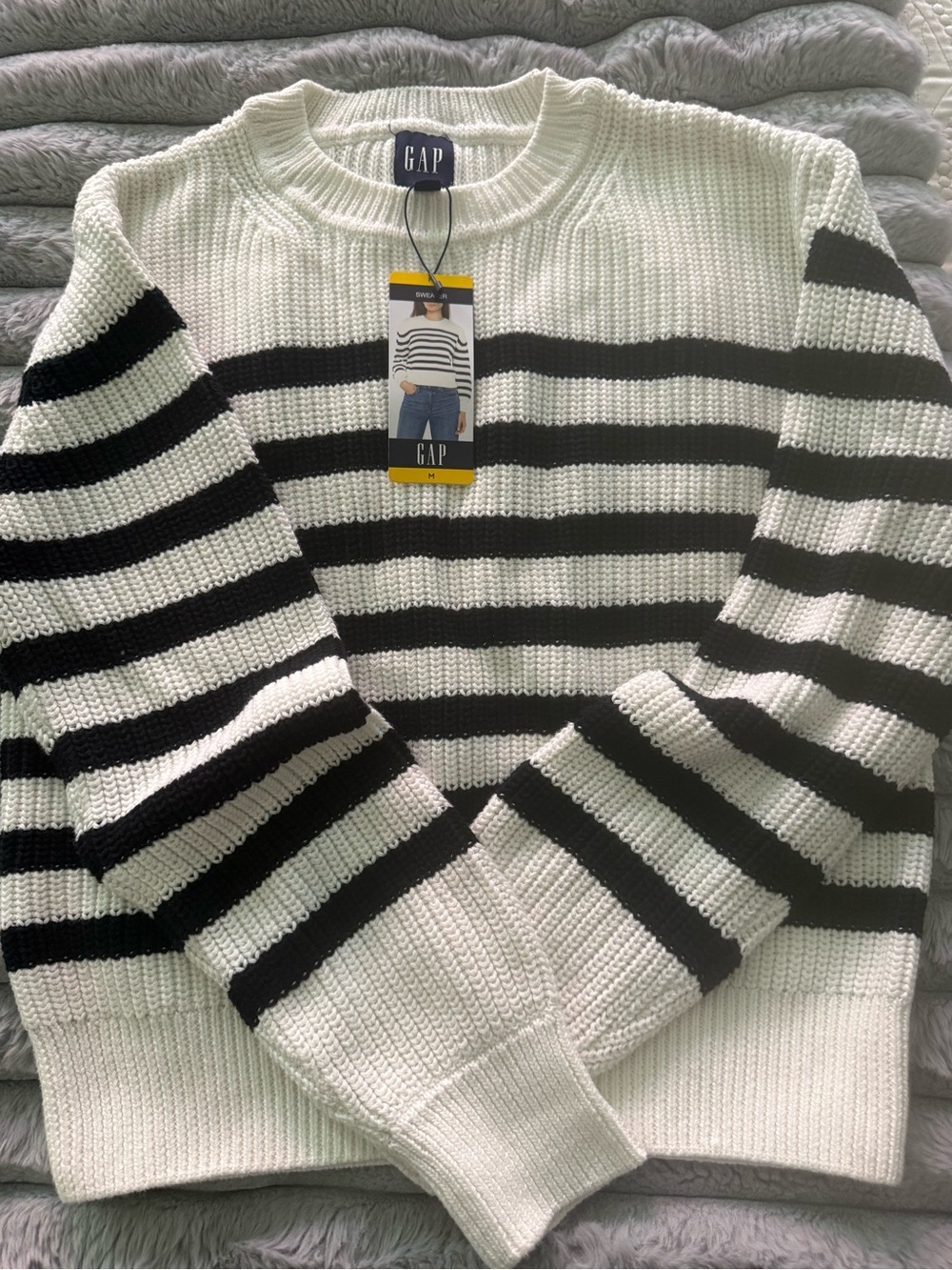 GAP Women’s Black and White Striped Crewneck Sweater